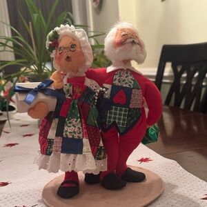Annalee Red and Green Holiday Couple.  Santa and Mrs Claus are holding gifts.